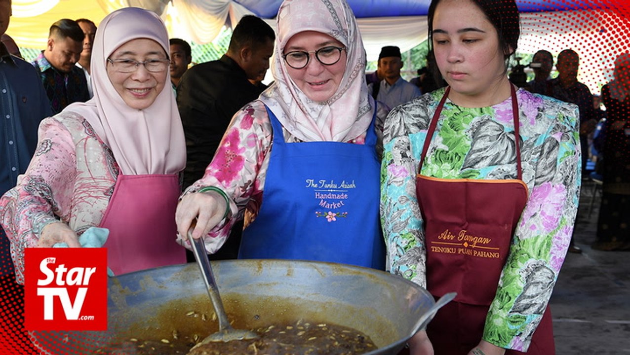 Queen gives joy to children in Cheras home