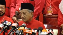 Dr M says he will look into petrol dealers issue
