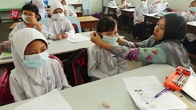 Haze: Schools closed and flights disrupted