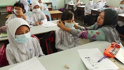 Haze: Schools closed and flights disrupted