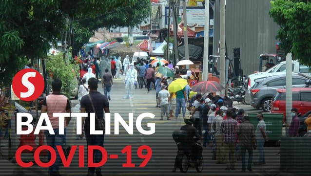 Massive queue as Chow Kit residents undergo Covid-19 screening