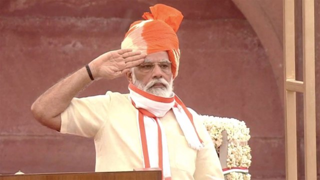 PM Modi pays tribute to corona warriors of India