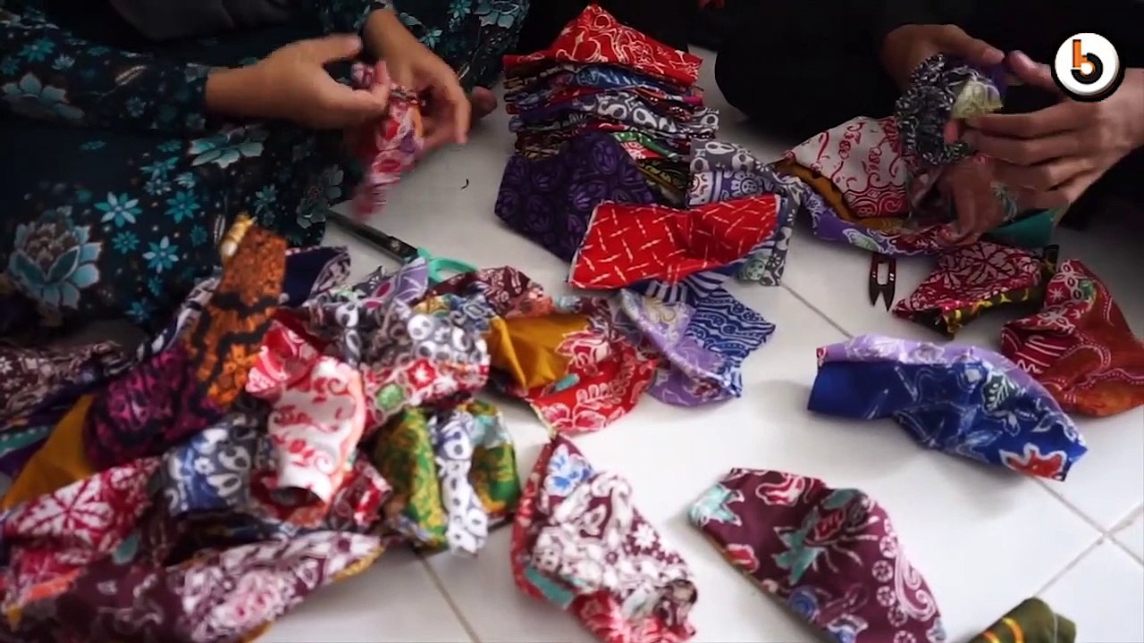 PEKERJAKAN DIFABEL, BATIK WISTARA PRODUKSI RIBUAN MASKER