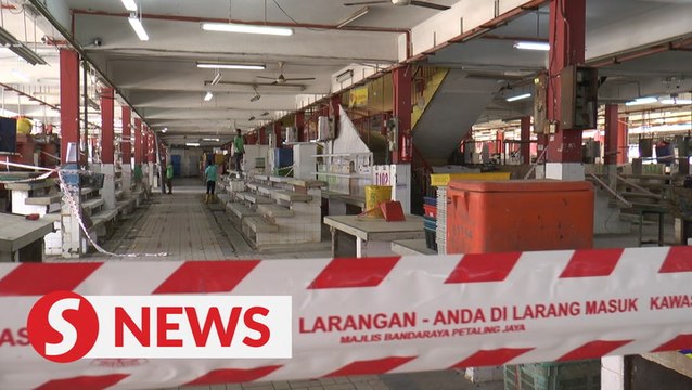 Traders at Pasar Besar Jalan Othman get a “raincheck” on market reopening