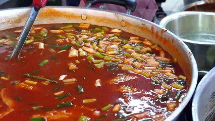 분식으로 유명한 동문시장 서울떡볶이 - Popular snacks in the Korean market - Korean street food