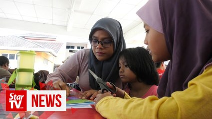 Bonding through arts and crafts