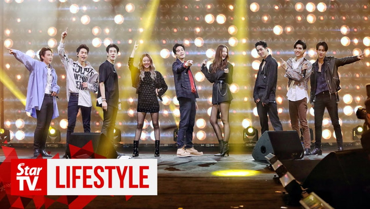 Thai pop fans lap it up at music showcase