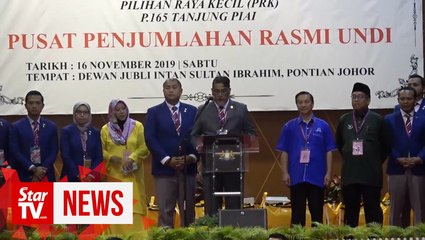 Moments of announcement of Tg Piai by-election results