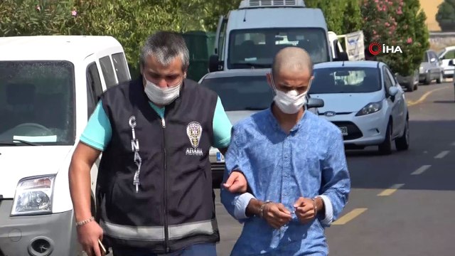 Yolda yürüyen genç kıza laf atıp, tepki gösteren ağabeyi bıçakladı