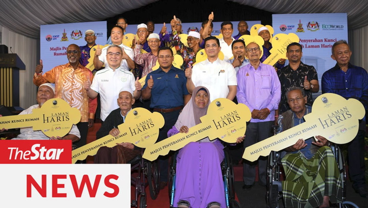 987 Ijok settlers receive house units after waiting for two decades