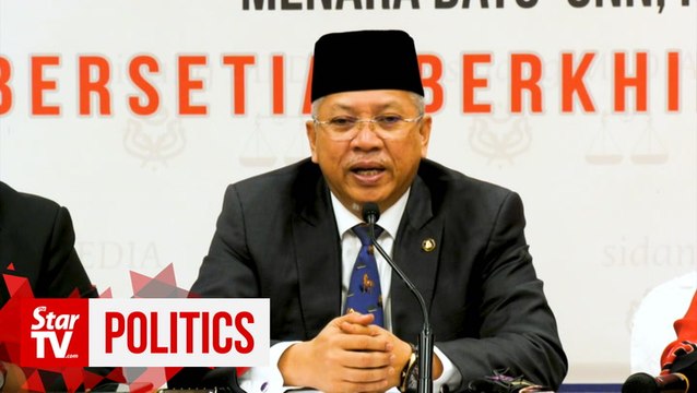 Umno: Either Dr M or Azmin is lying on meeting with MPs