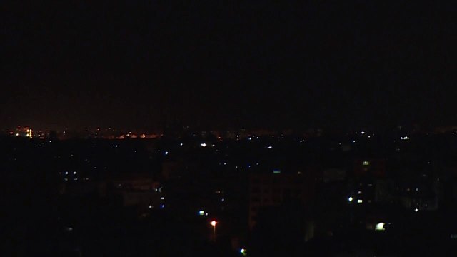 إسرائيل تقصف مجدّداً غزة ردّاً على إطلاق بالونات حارقة من القطاع