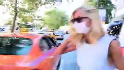 Çağla Şıkel 10 yaş küçük isimle aşk mı yaşıyor ?