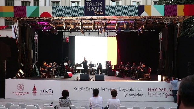 İstanbul Devlet Modern Folk Müzik Topluluğu, Talimhane Sahne'de konser verdi - İSTANBUL