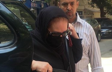 وصول دلال عبد العزيز وميرفت أمين لتشييع جنازة شويكار