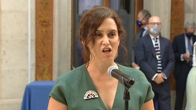 Ayuso pide a Sánchez que por coherencia cese a Iglesias como vicepresidente