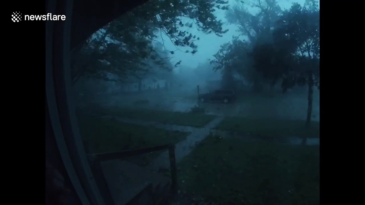 "Derecho" winds blast Des Moines, Iowa toppling trees and damaging propery