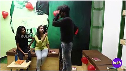 மல்லிகை  பூ கொடுத்து Propose பண்ணுவோம் @WaiterProposingPrank @ChennaiGirls @Kulf