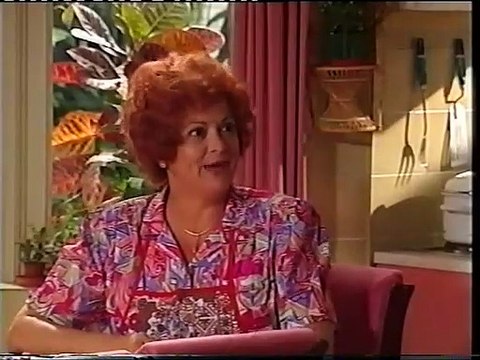 DE KOTMADAM - Seizoen 4 - Aflevering 16 - Surprise