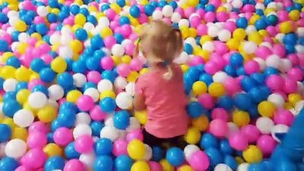 Indoor Playground fun Ball PIT Fun Fly Park for Kids and Family at João Paulo de Carvalho Lofiego