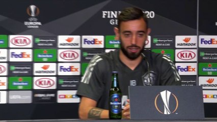Fernandes 'needs to much better' to reach Cantona comparisons
