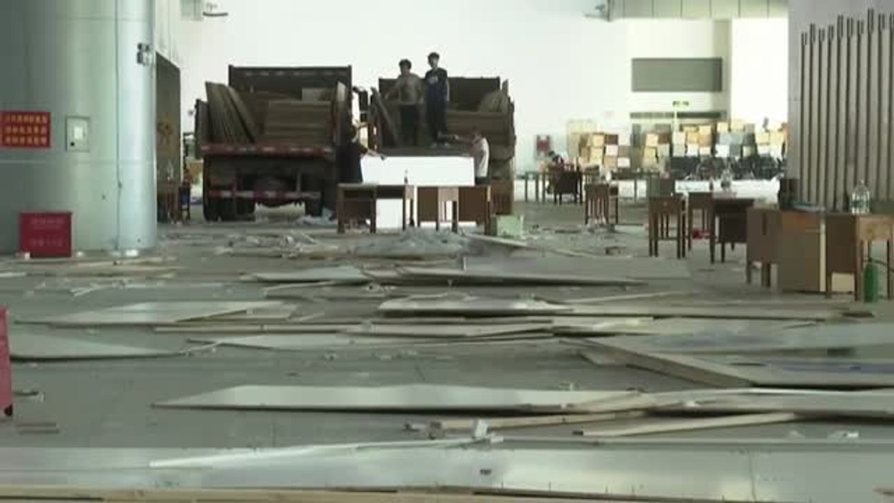 Wuhan comienza su vuelta a la normalidad desmontando hospitales temporales