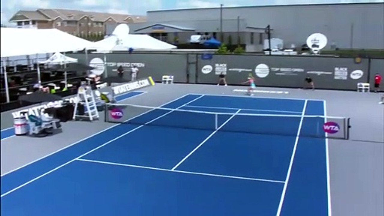 Brady eases past Gauff in Lexingon semi-final