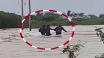 Caught on camera, Flood in river drown 3 guards