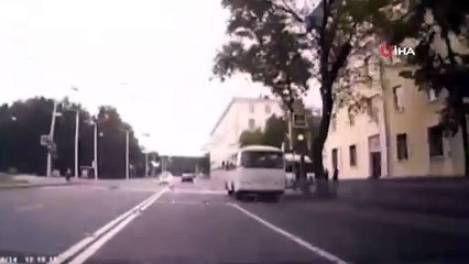 - Rusya'da aşırı hızla seyreden araç hamile kadınla çocuğuna çarptı