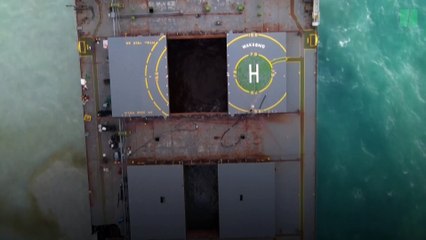 Île Maurice: le navire échoué s'est brisé en deux