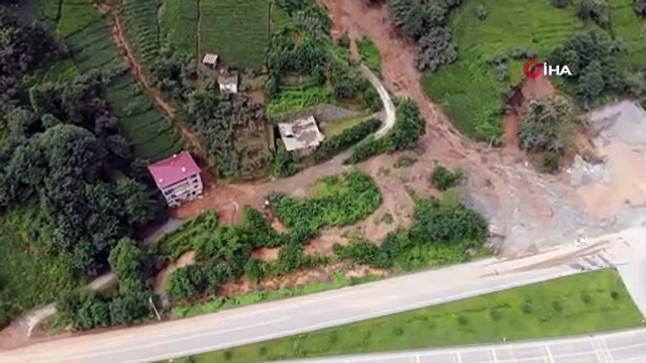 Trabzon'un Of ve Hayrat ilçelerindeki selden en fazla zararı çay bahçeleri gördü