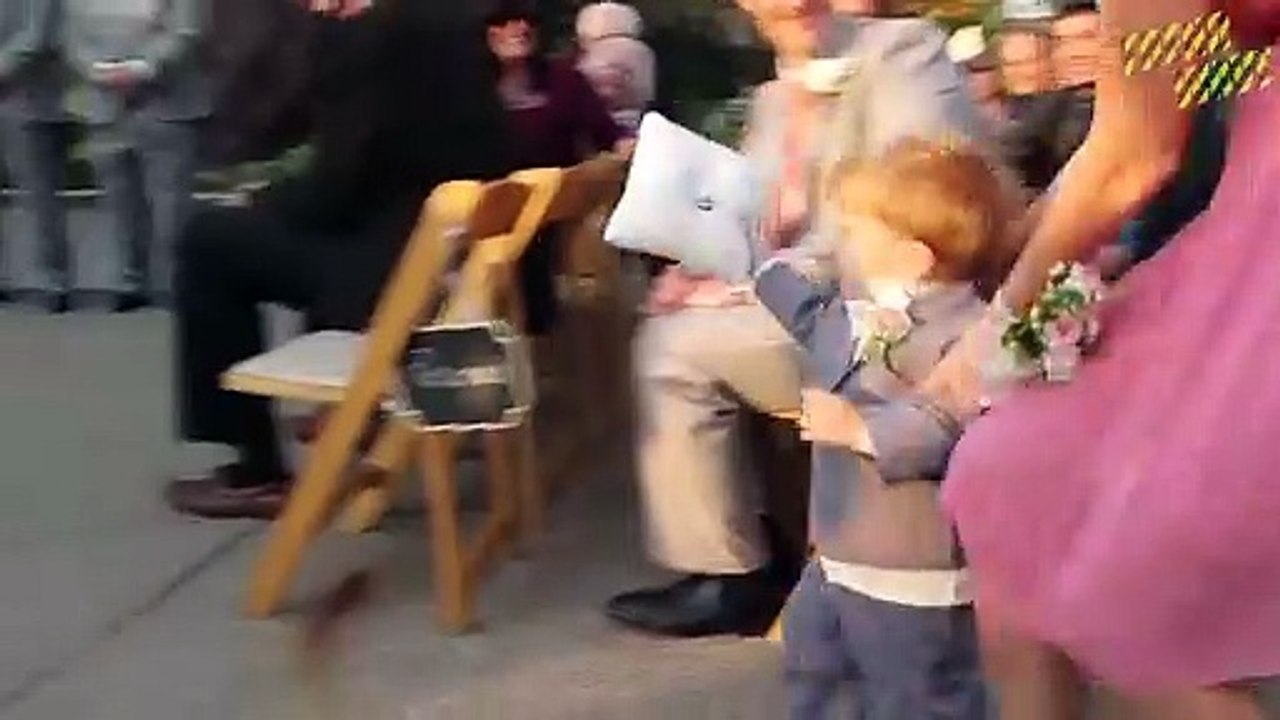 20 FUNNIEST WEDDING MOMENTS CAUGHT ON CAMERA