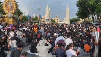 Los estudiantes en Tailandia mantienen su pulso al Gobierno y la monarquía