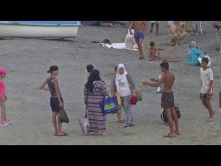 Beaches reopen in Algeria amid eased coronavirus restrictions