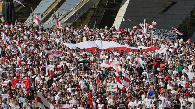 Defiant Belarus leader says no to fresh polls amid rival protests