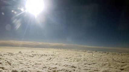 flying in the clouds is great - bay trên mây thật tuyệt