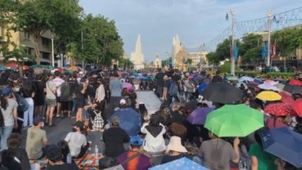 Los estudiantes en Tailandia mantienen su pulso al Gobierno y la monarquía