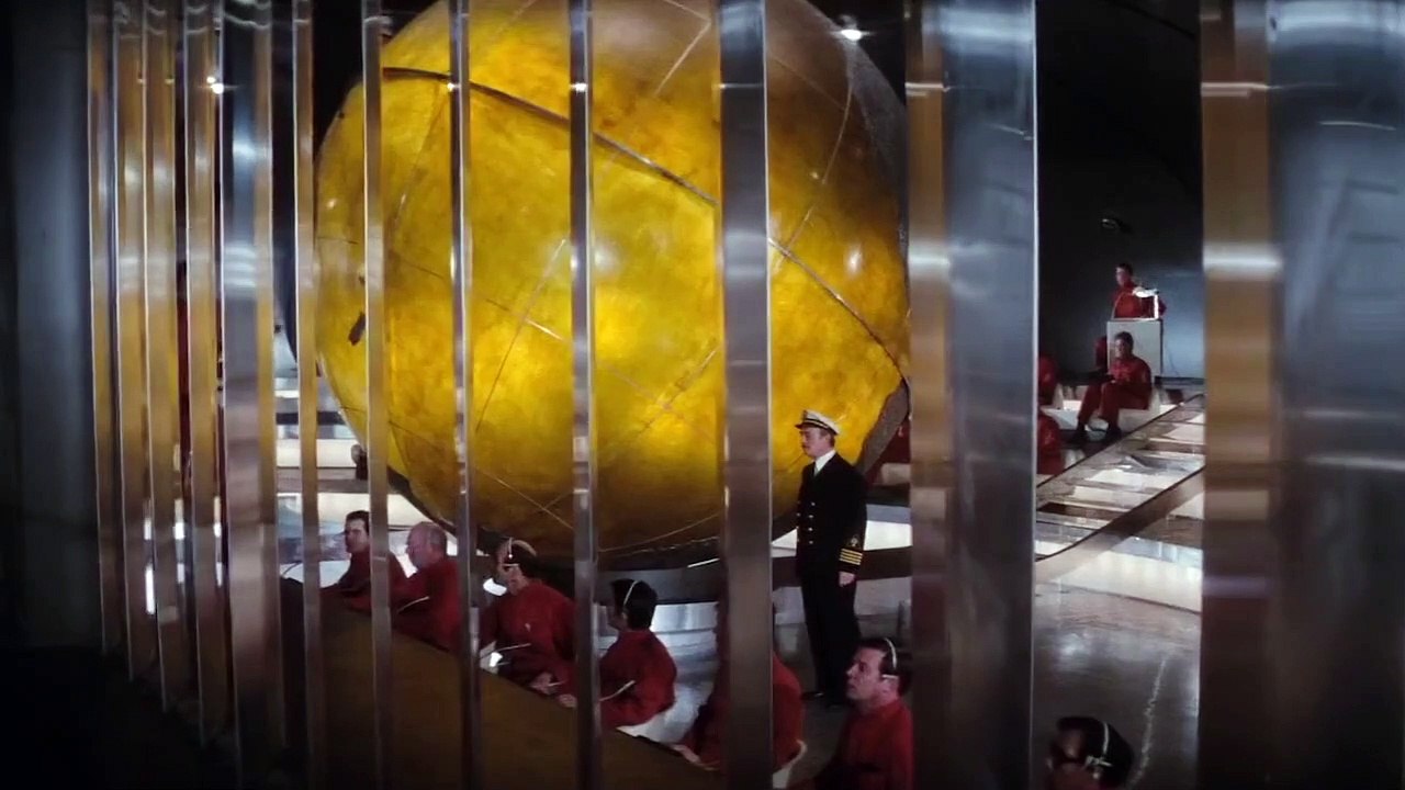 James Bond THE SPY WHO LOVED ME movie clip - Liparus tanker fight