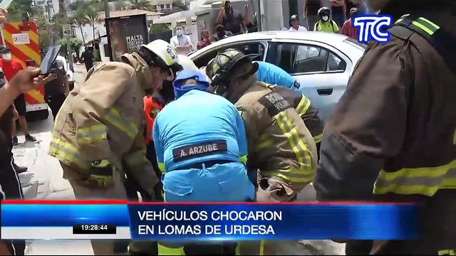 Un herido tras el choque de vehículos en Lomas de Urdesa en Guayaquil