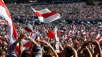Tens of thousands hold biggest protest yet; Lukashenko defiant