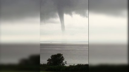 Les images d'une impressionnante trombe marine observée dans le canal de Bristol