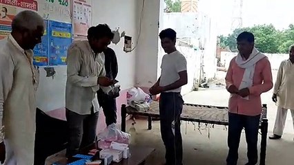 शामली: मलकपुर में अल्पसंख्यक विकास समिति ने कैंप लगाकर की दवाई वितरित