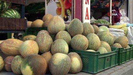 Mardin’in marka kavunu tezgahlarda yerini aldı