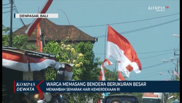 Bendera Raksasa DI Kibarkan Warga Sambut HUT RI Ke 75
