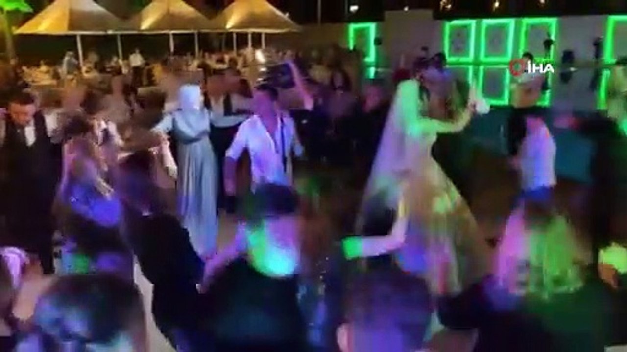 Korona sanki düğünlere uğramıyor