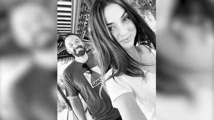 Télécharger la video: Ana de Armas comparte una entrañable fotografía con Ben Affleck