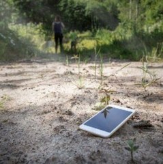 Grosse surprise pour cette personne qui retrouve son téléphone portable perdu !