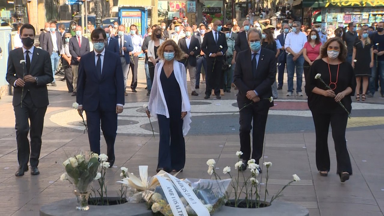 Torra, Colau, Batet e Illa, juntos en el tercer aniversario de los atentados del 17A