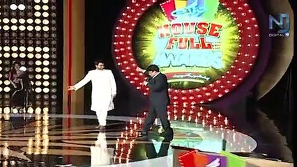 Umer Shareef & Mathira - Award show - HD (2)