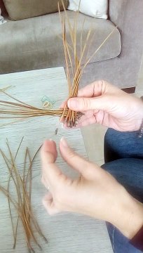 Panier en aiguilles de pin 2: explication du tressage